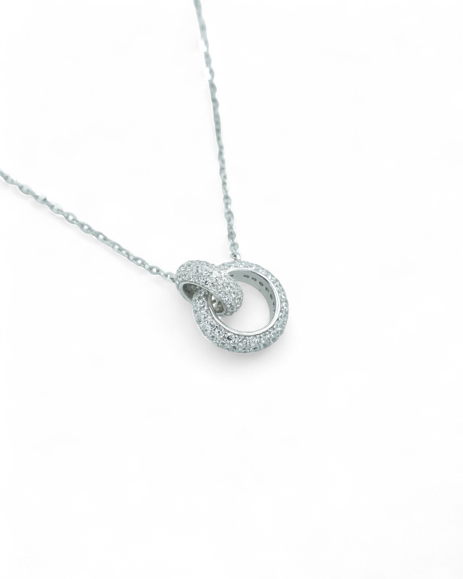 QUEEN'S HALO NECKLACE