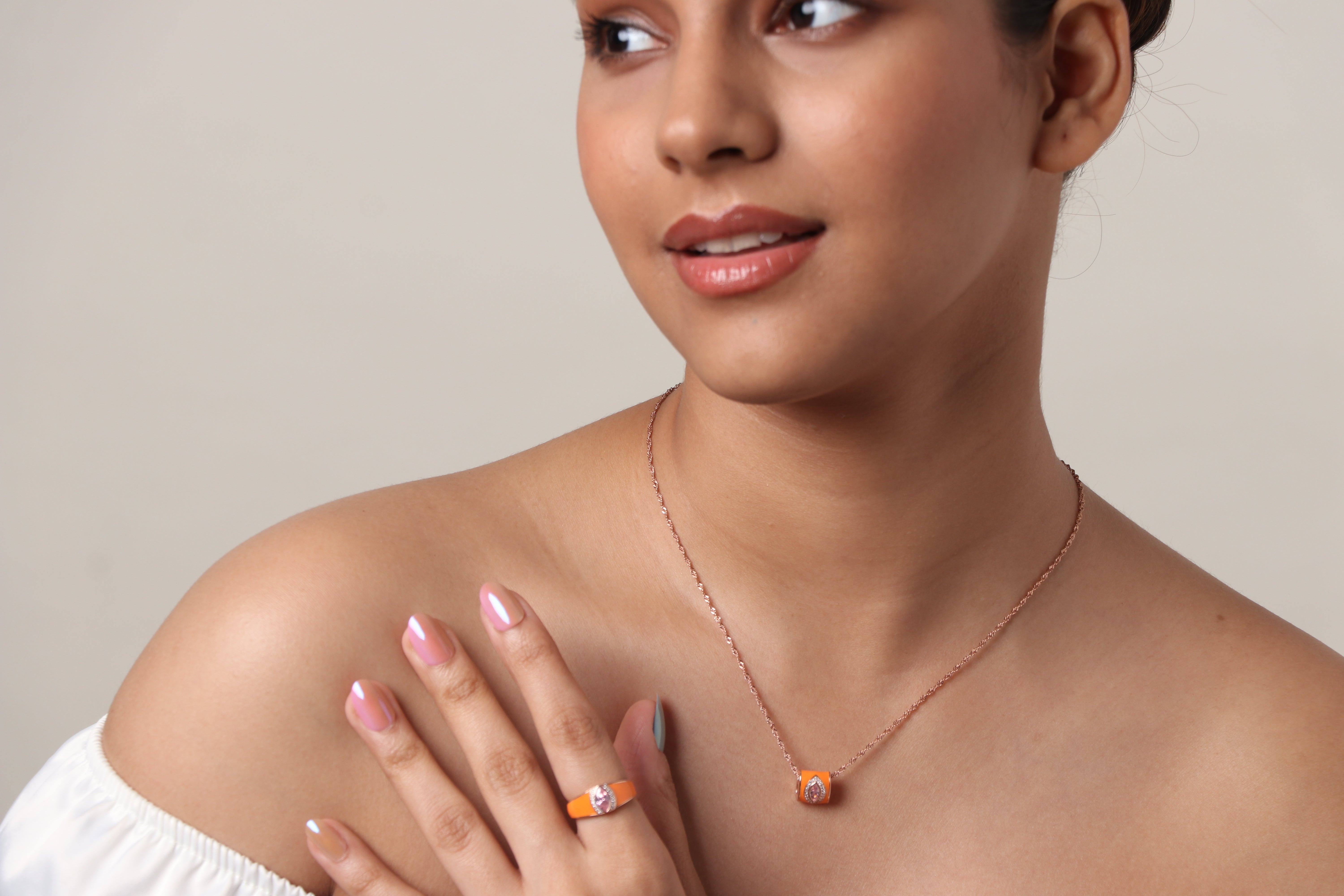 ORANGE HUE NECKLACE